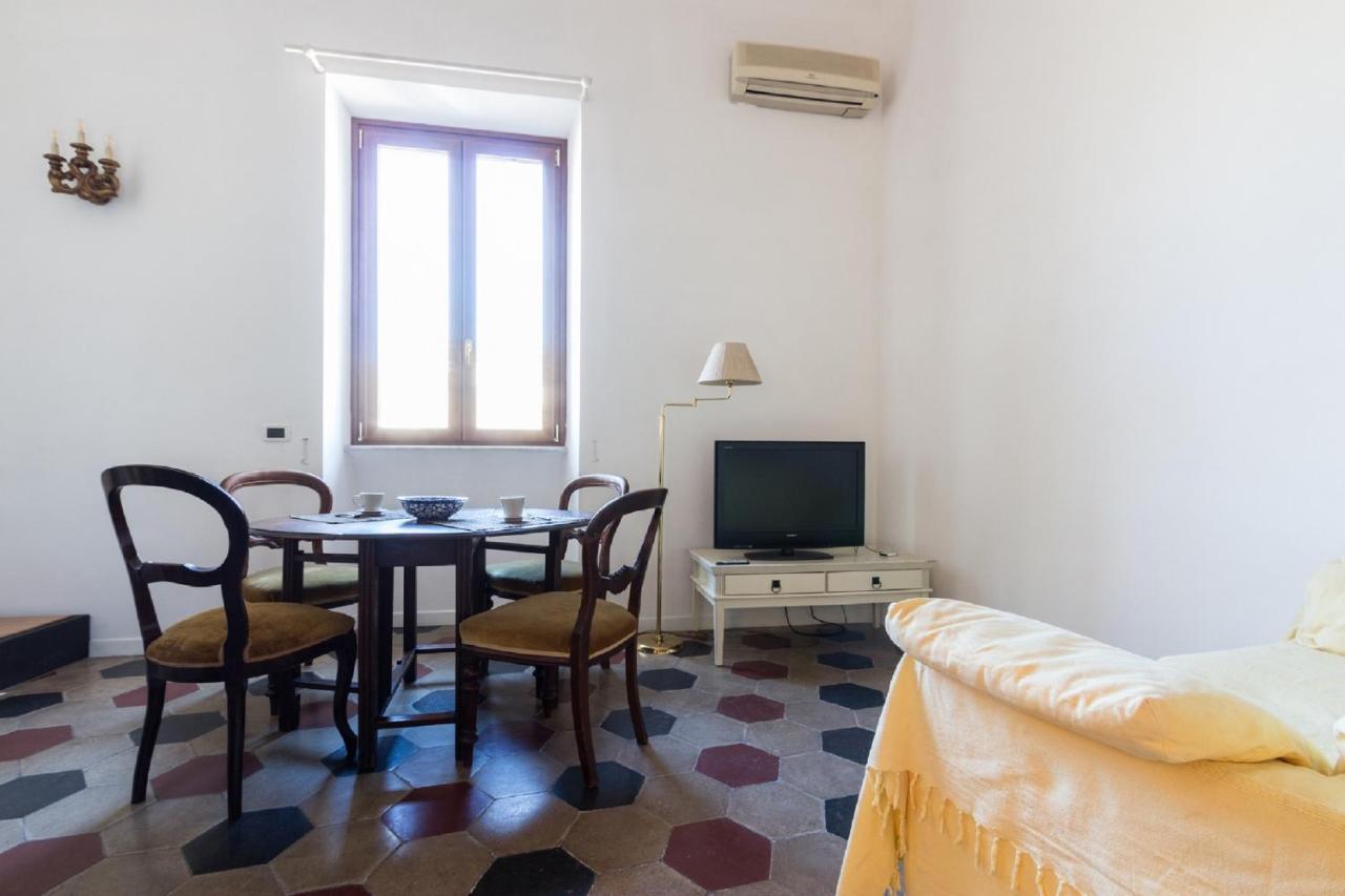 Sunny Apartment Navona Square Рим Экстерьер фото